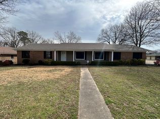 100 Hampton Cv, Jacksonville, AR 72076