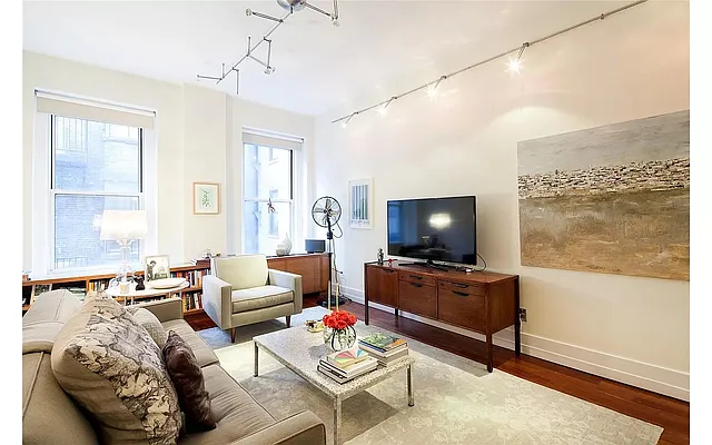 Rented by Douglas Elliman | media 15