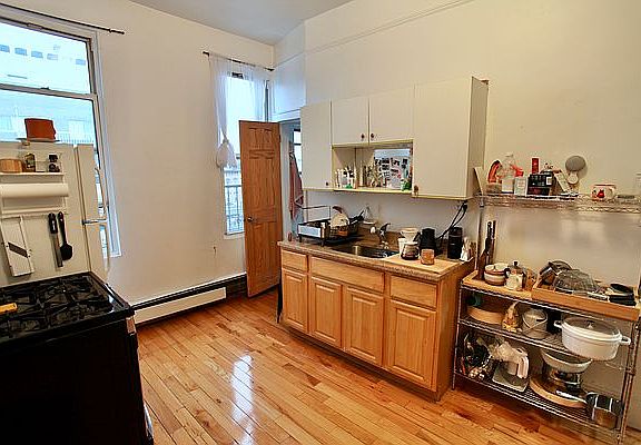 2nd image of 82 Powers St APT 4L