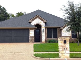 1045 Anna Cir, Granbury, TX 76048