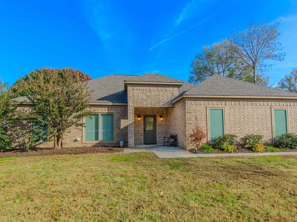 1209 S Crockett St, Stuttgart, AR 72160