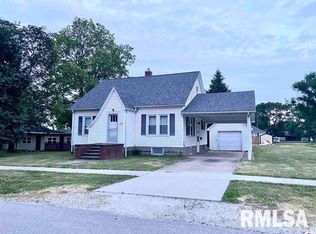 116 E Chestnut St, Mount Sterling, IL 62353