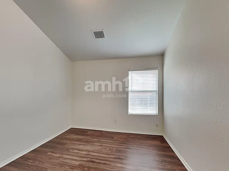 1207 Fox Glen Trl — Photo 23