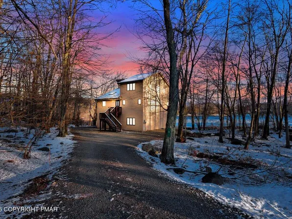 9 Birch Point Rd, Gouldsboro, PA 18424