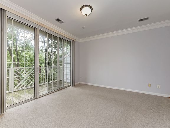 3rd image of 1734 Kingsgate Ct Unit 303