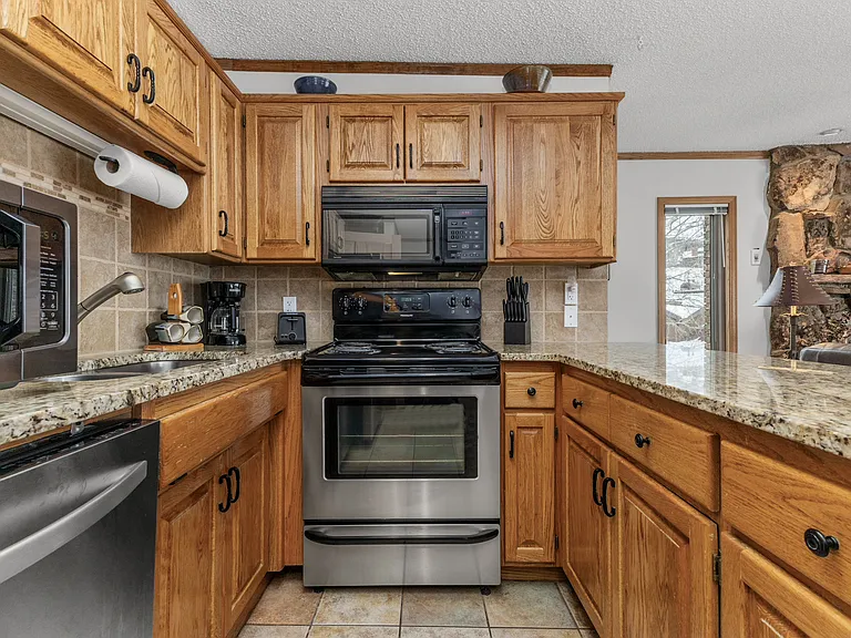 Kitchen | Electric Stove