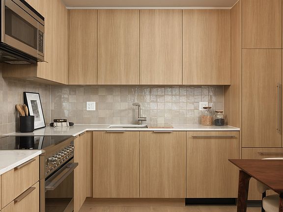 4th image of 593 E 49th Ave