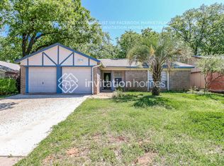 4719 Crest Dr, Arlington, TX 76017