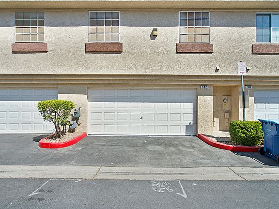 2nd image of 912 Nevada Sky St