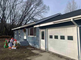 1602 2nd Ave N, Gladstone, MI 49837