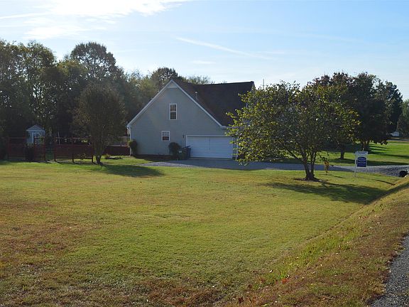 3rd image of 1554 Jarratt Dr