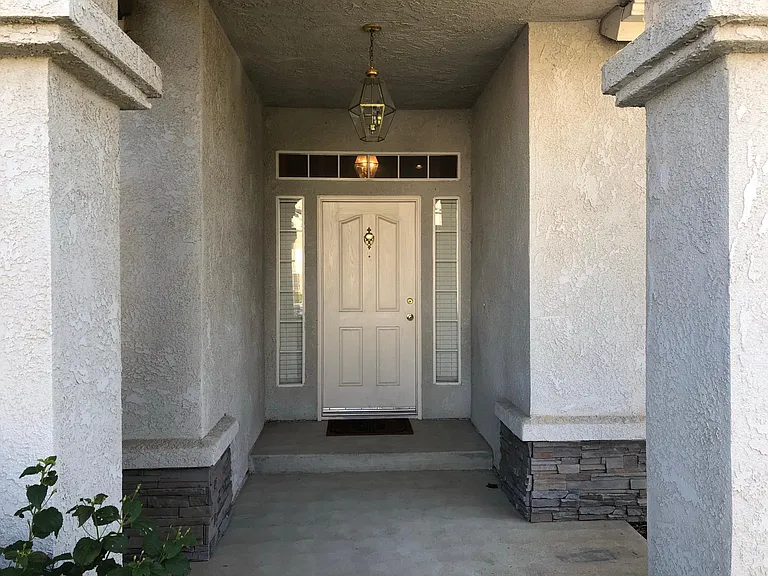 2771 E Shea Dr — Photo 2