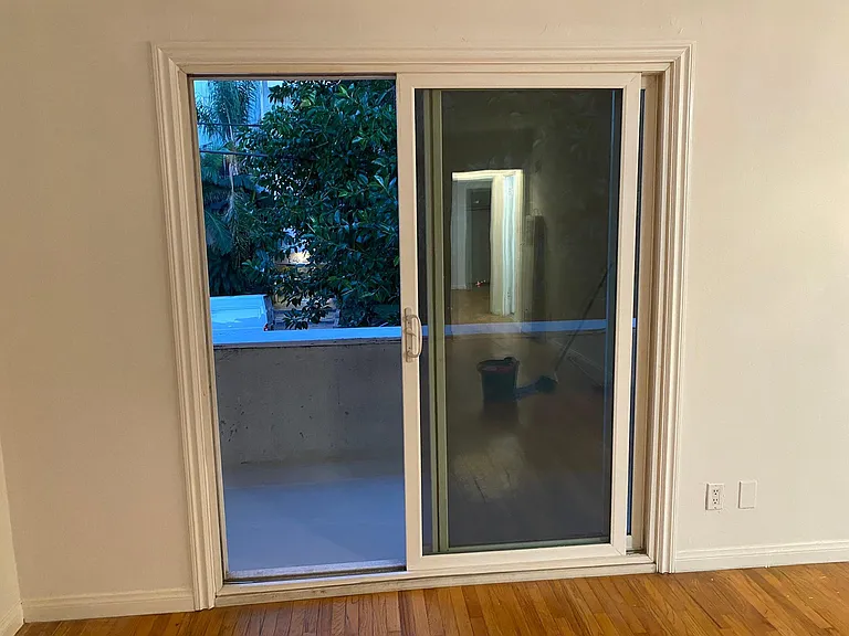 1423 N Fuller Ave #4 — Photo 4