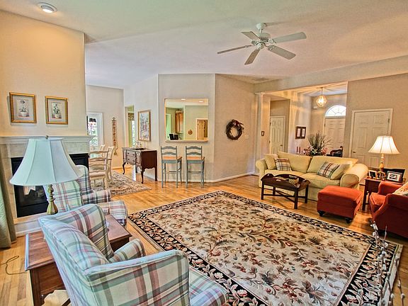 2nd image of 55 Aintree Dr