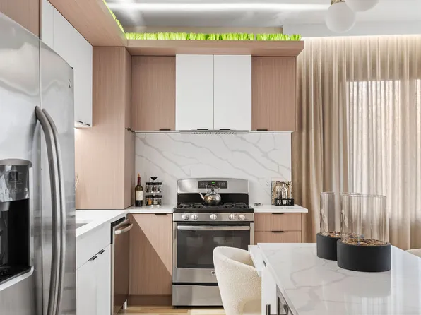 90 Bay Street Landing image 12 of 39