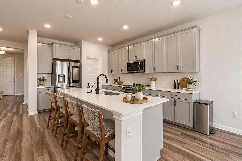 4 bed, 3.5 bath, 2558 sqft, $2,450 — Photo 3