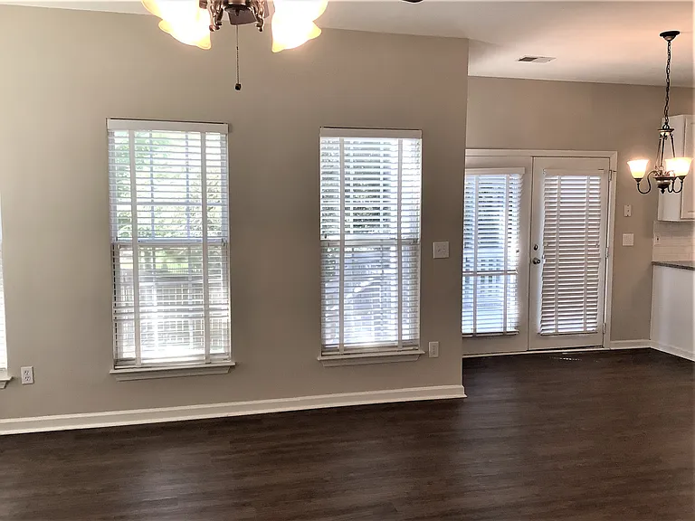 818 Laurel Meadows Pkwy — Photo 8