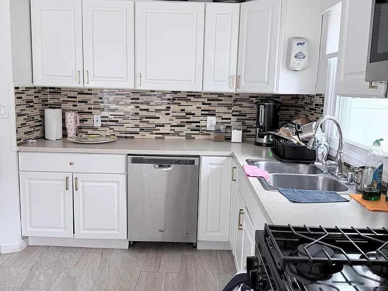 142 Monmouth Rd — Photo 9