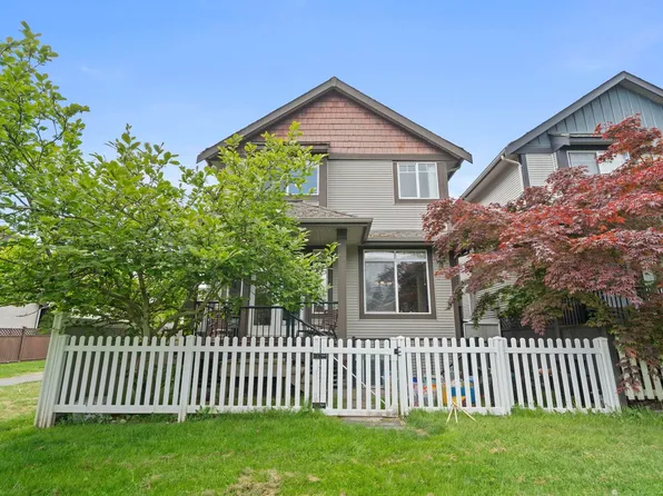 6652 195th St, Surrey, BC V4N 0C3