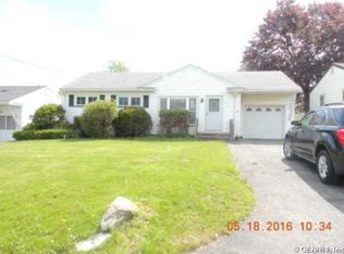 240 Bennett Ave, Irondequoit, NY 14609
