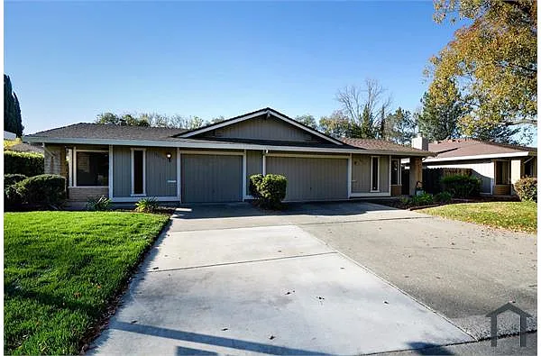 Building Photo - 8616 La Riviera Dr #8616