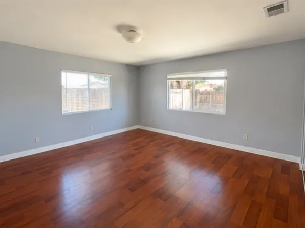 8666 Hillery Dr, San Diego, CA 92126
