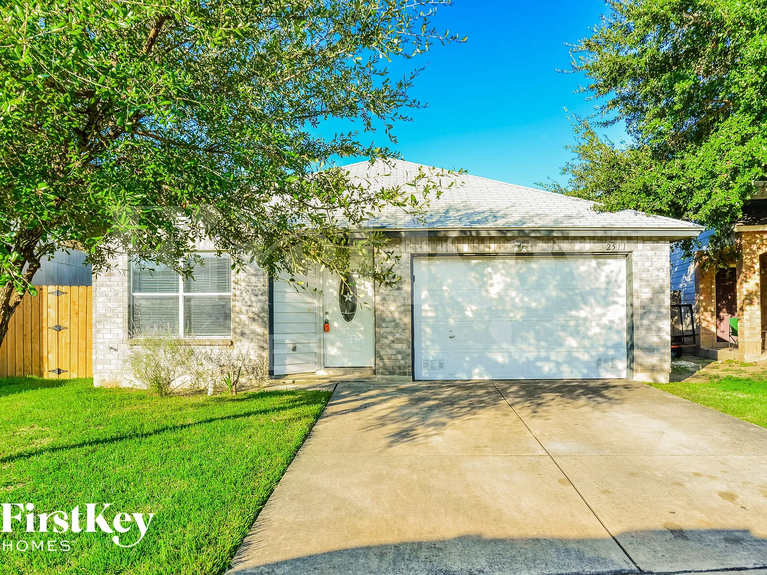 3 bed, 2.0 bath, 1735 sqft, $1,825 — Photo 1