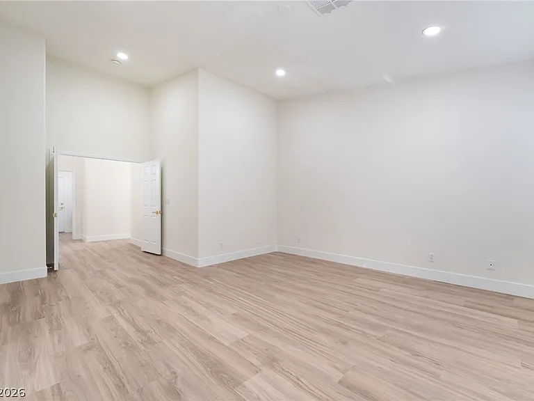 9205 Desert Village Ave — Photo 23