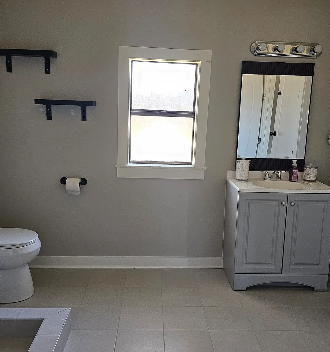 3 bed, 2300 sqft, $1,600 — Photo 3