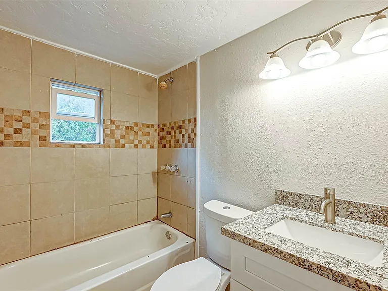 10694 Pine St — Photo 15