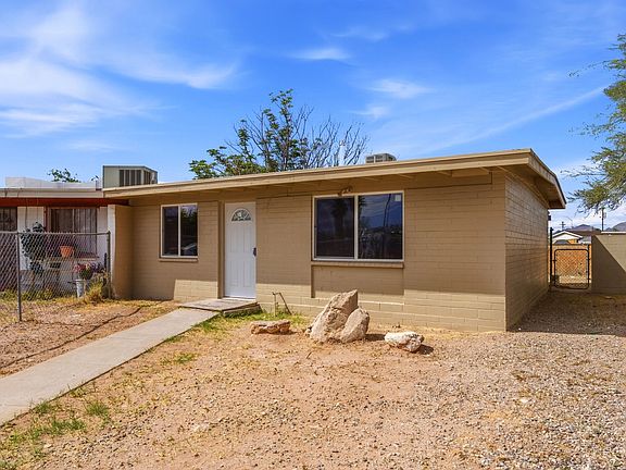 3rd image of 2519 E Parkside Dr
