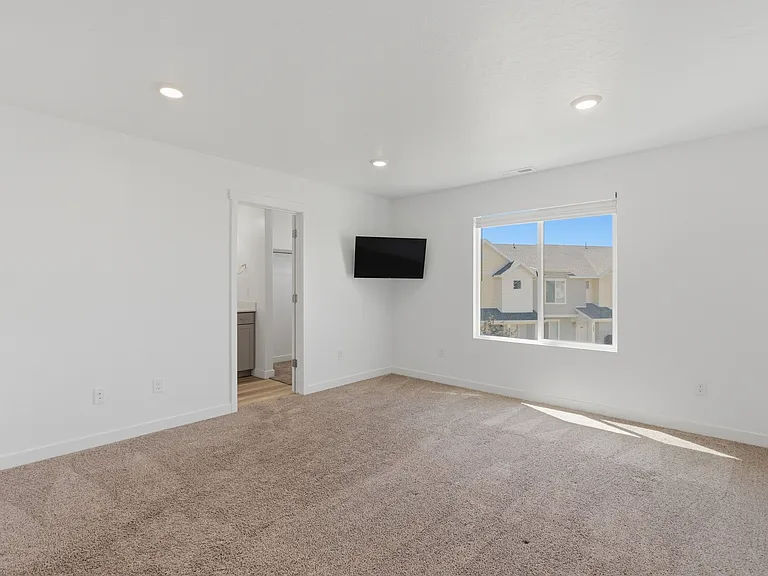1049 E Regatta Ln — Photo 14