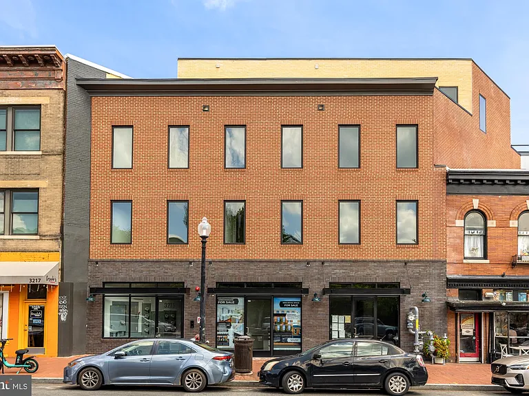 3215 Mount Pleasant St NW #201 — Photo 1