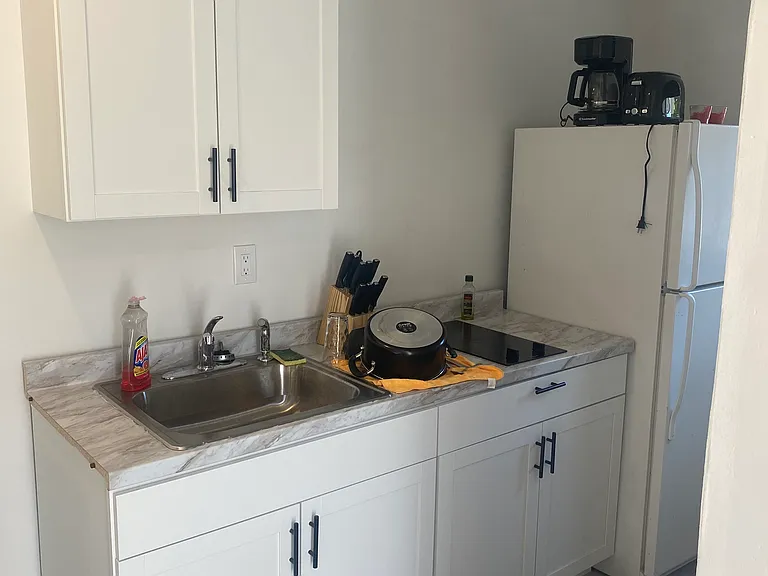 1027 SW 12th Ave #5 — Photo 6