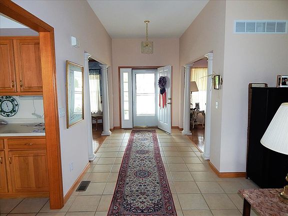 3rd image of 150 Epler Dr