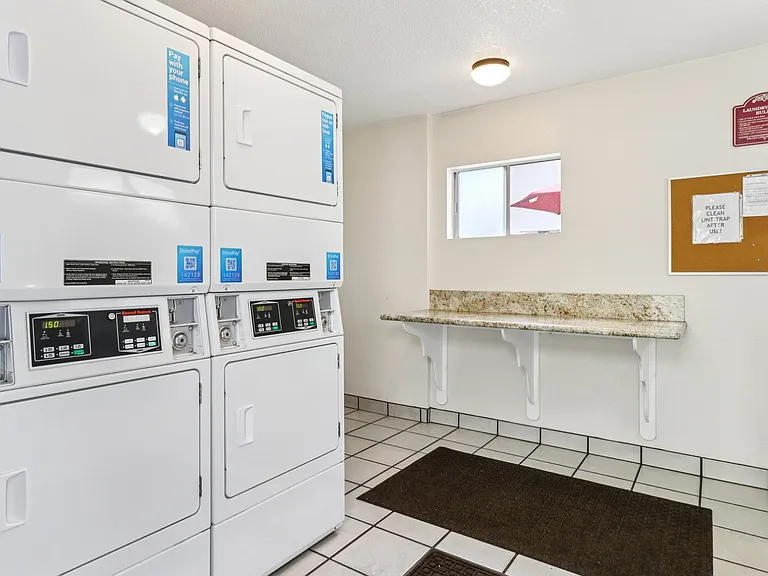 La Jollan Townhomes — Photo 27