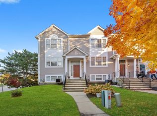 2950 Shelly Ln #2950, Aurora, IL 60504