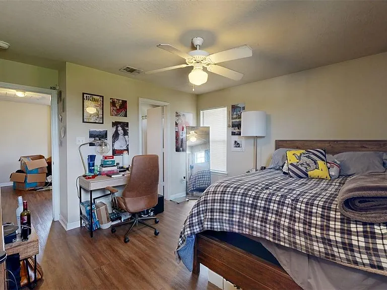 2933 McLaren Dr — Photo 23