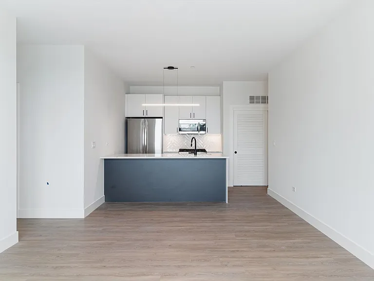 3140 Clybourn — Photo 63