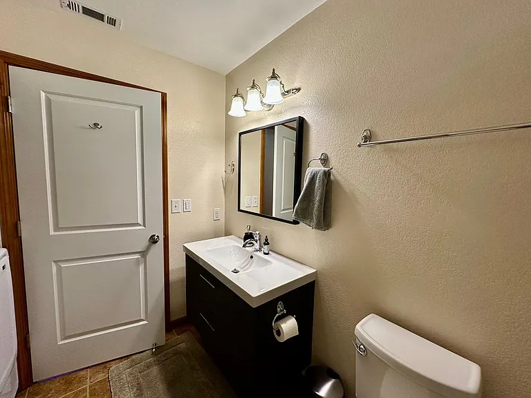 6425 Coopers Hawk Rd — Photo 35