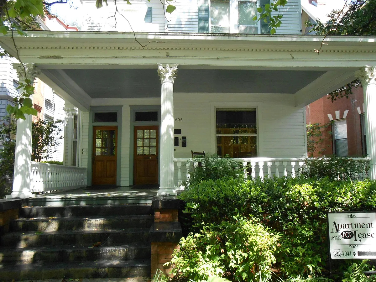 Building Photo - 1406 3rd Ave #B