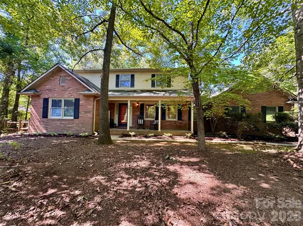 196 Flint Ridge Dr, Concord, NC 28025