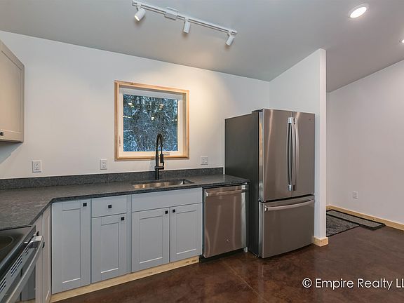 4th image of 1984 Becker Ridge Rd