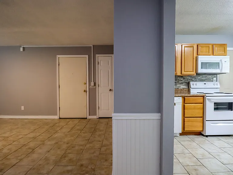 402 Lawrence Pl — Photo 20