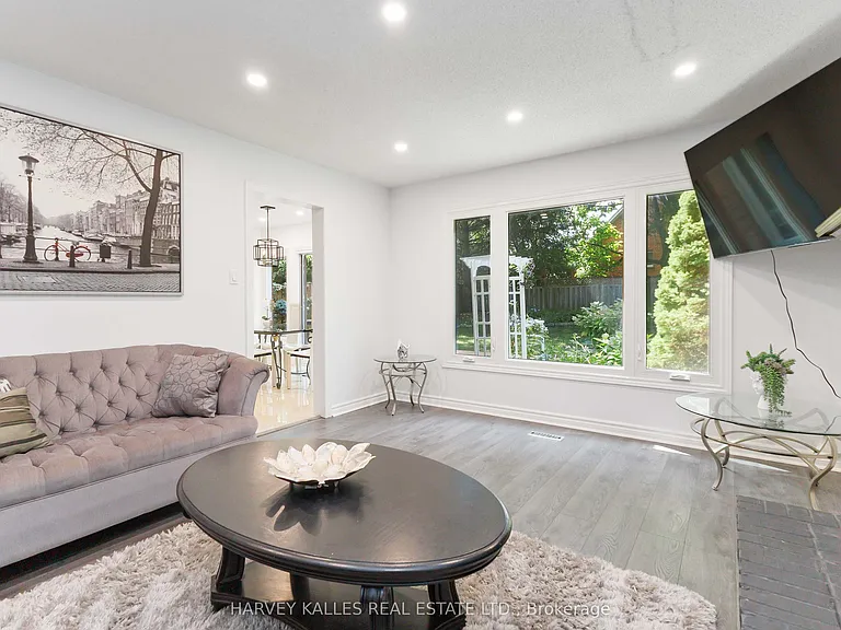 223 Sunnyside Dr — Photo 16