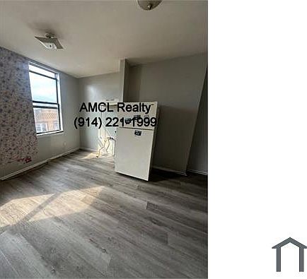 2nd image of 160 Willow St APT 4FS