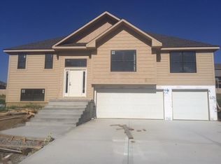 605 Chisam Rd, Kearney, MO 64060