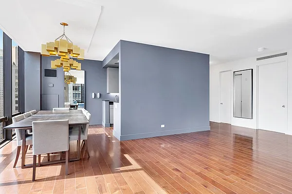 Rented by Engel & Völkers New York City | media 27