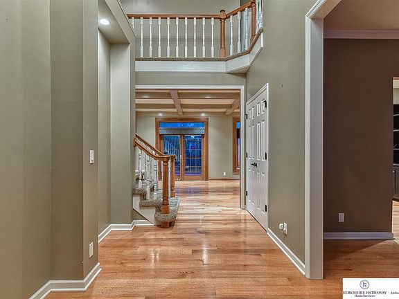 4th image of 16569 Valley Cir