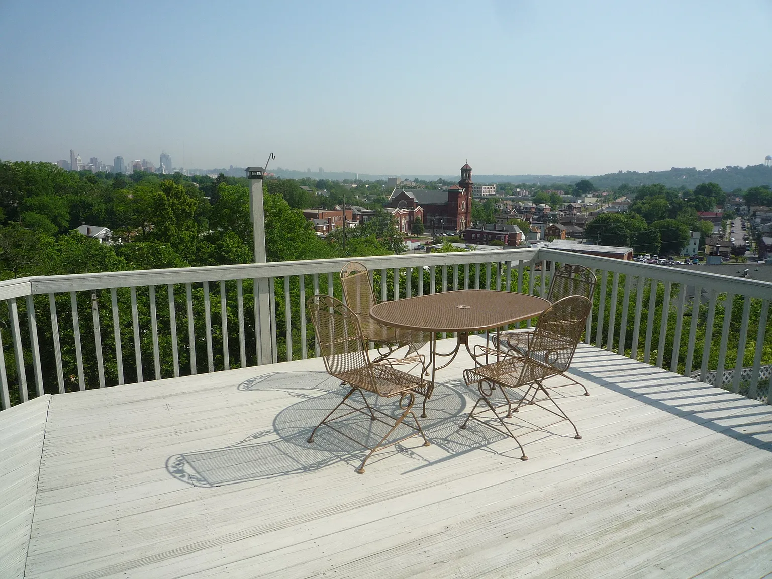 650 Pointe Benton Ln photo 1